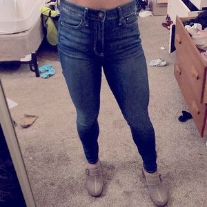 HOLLISTER High Waist Super Skinny Classic Stretch